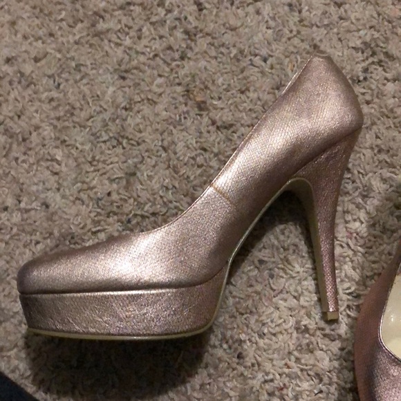 Blush pink metallic faux snake skin heels - Picture 3 of 4